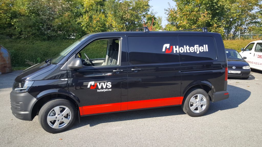Bildekor på sort varebil